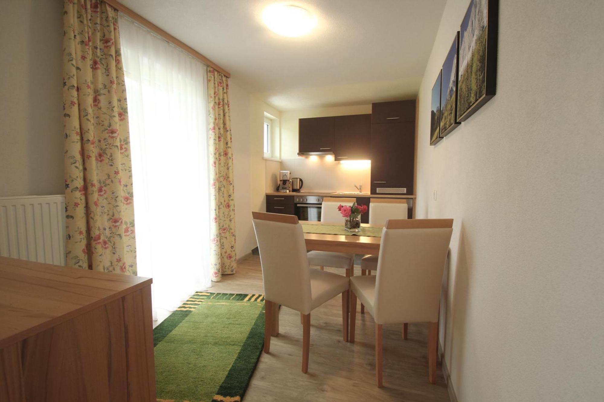 Apartmenthaus Dornroeschen 람자우 암 다흐스타인 객실 사진