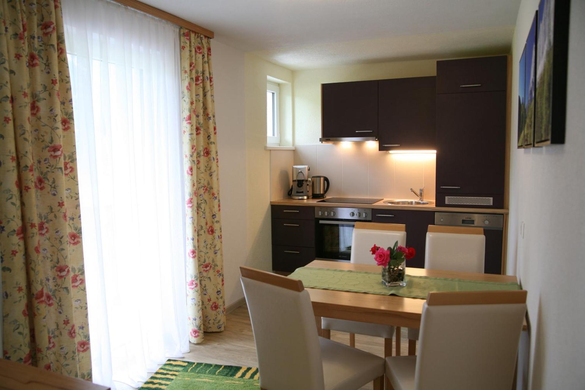 Apartmenthaus Dornroeschen 람자우 암 다흐스타인 객실 사진