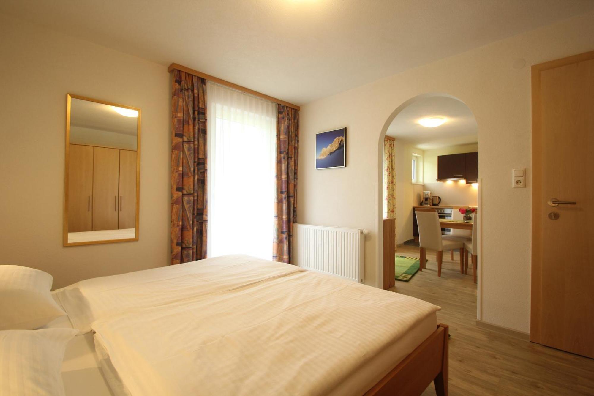 Apartmenthaus Dornroeschen 람자우 암 다흐스타인 객실 사진