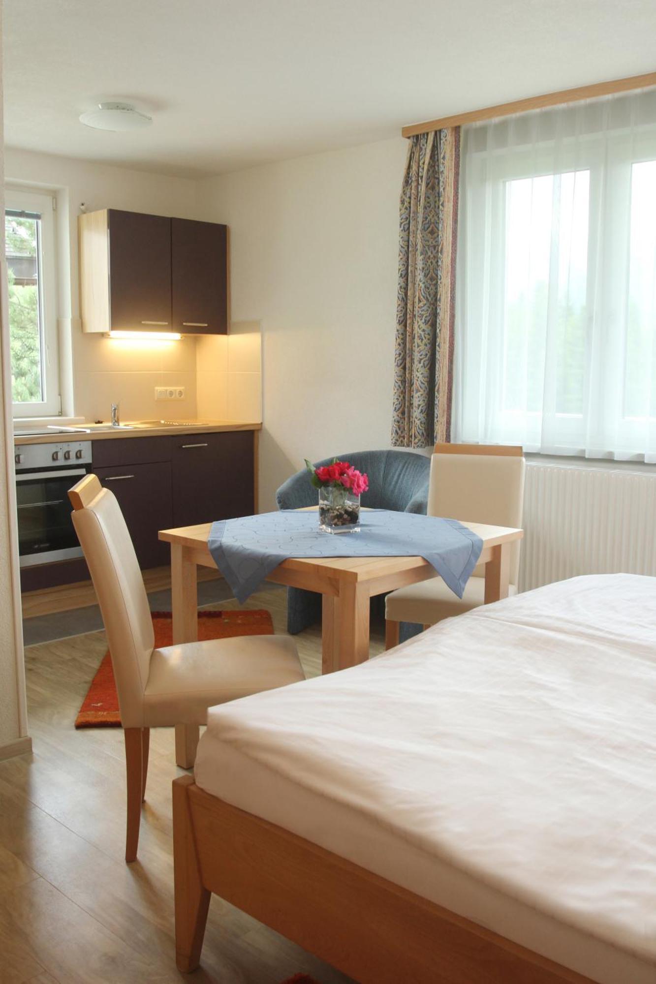 Apartmenthaus Dornroeschen 람자우 암 다흐스타인 객실 사진