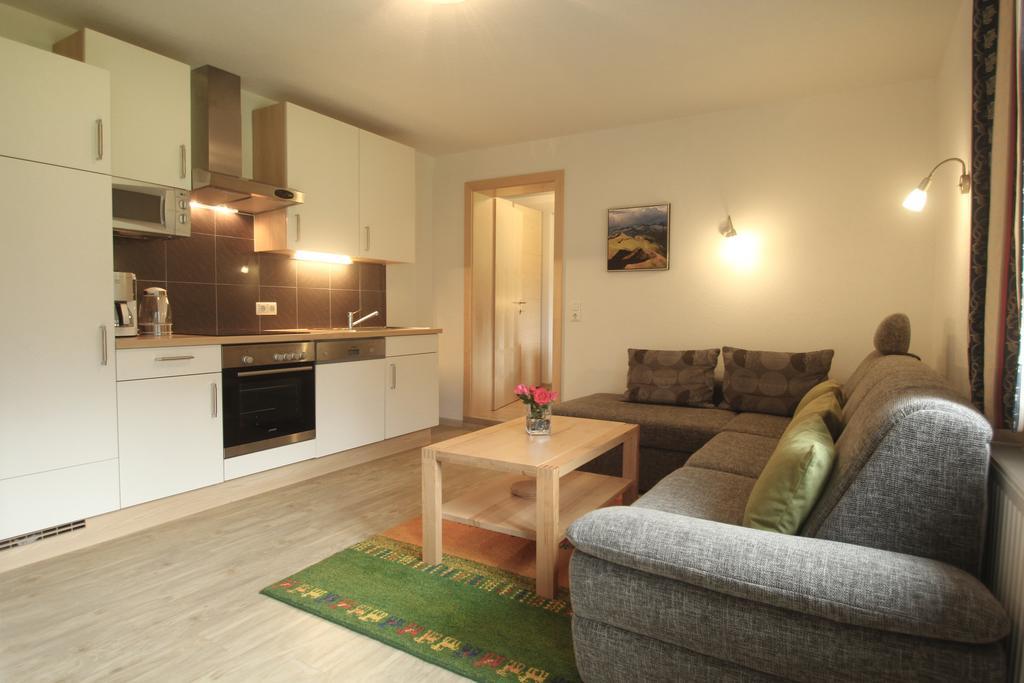 Apartmenthaus Dornroeschen 람자우 암 다흐스타인 객실 사진