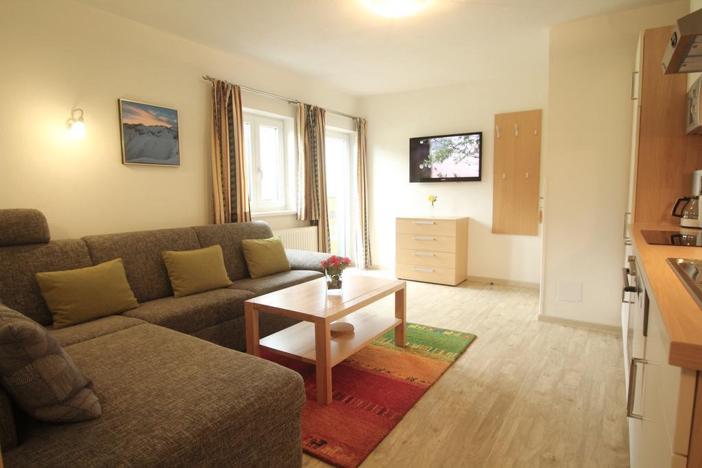 Apartmenthaus Dornroeschen 람자우 암 다흐스타인 객실 사진