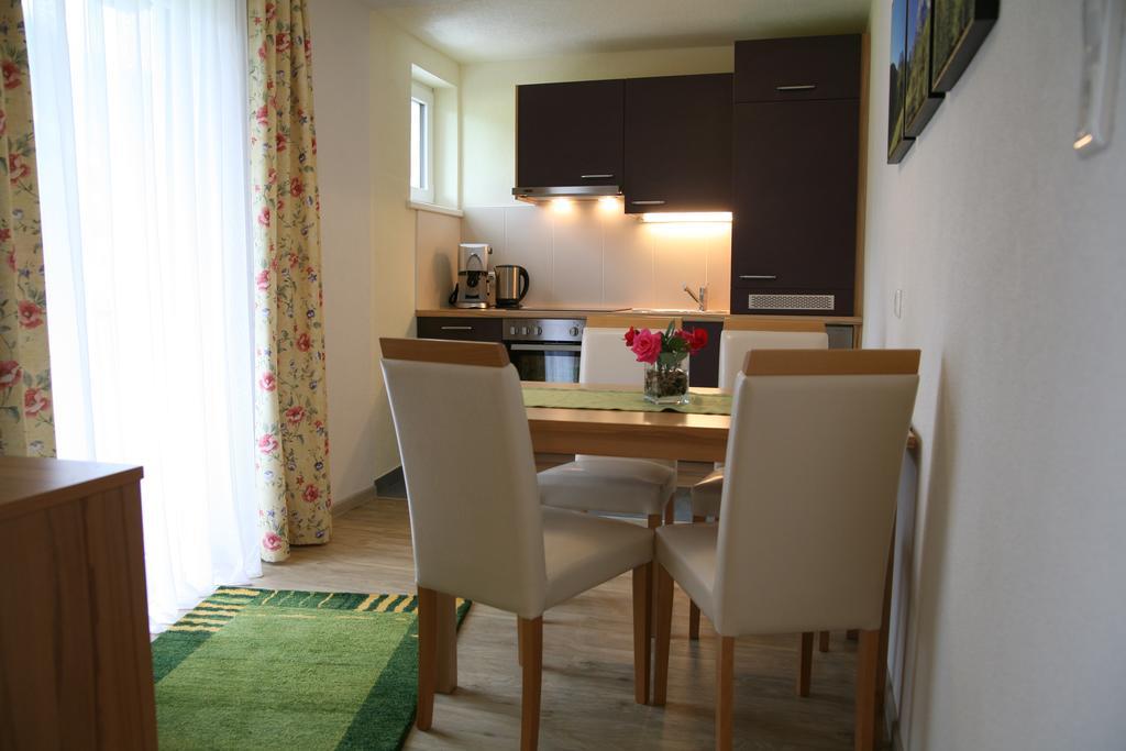 Apartmenthaus Dornroeschen 람자우 암 다흐스타인 객실 사진